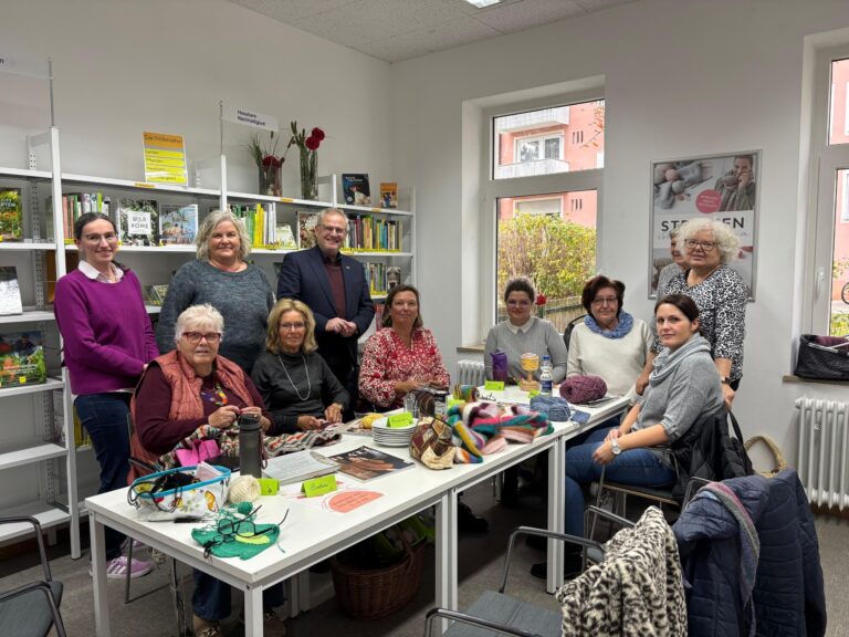 Strick- und Häkeltreff Stadtbibliothek SAD_Foto Daniel Weigl