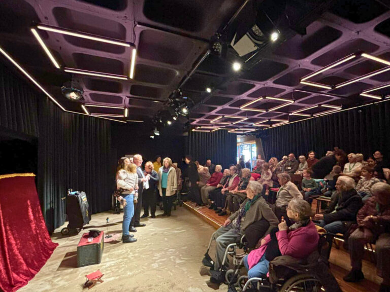 Besuch im Marionettentheater_Foto_Daniel Weigl