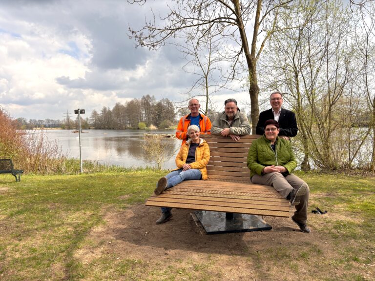 Bürgerhaushalt; neue Panorama-Liege am Hütwirl Münchshofen (Foto - Thomas Stegerer)