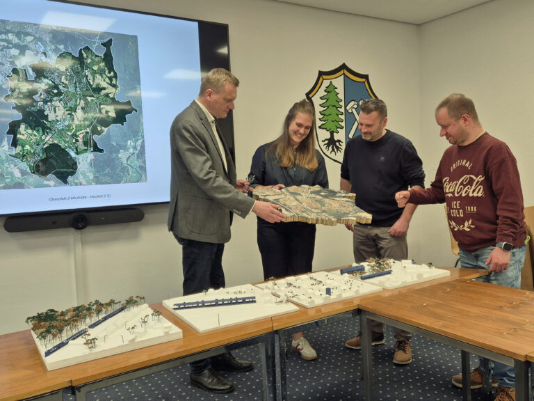 Masterabsolventin Franziska Hammerl stellt Masterarbeit vor