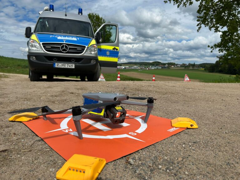 Bild 1 Polizeidrohne der Verkehrspolizei Amberg