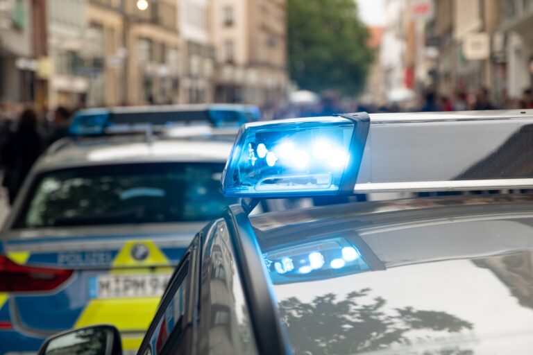 magnusguenther-police-5281693