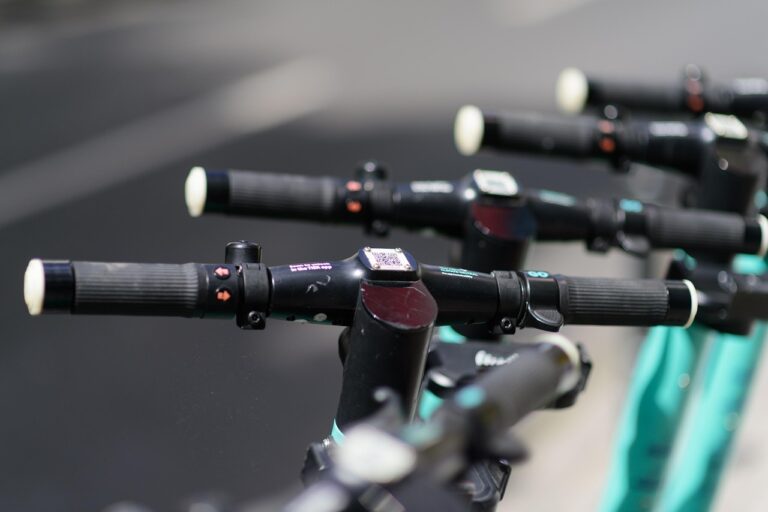 volzi-e-scooters-7383941_1280